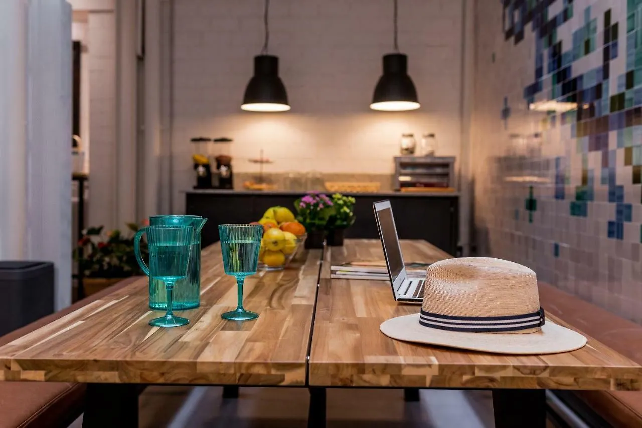 Hostel Nuet Granada Spain